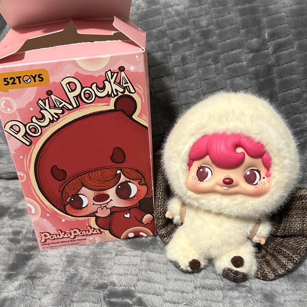 Pouka Pouka Velvel Plush Pendant Box opened